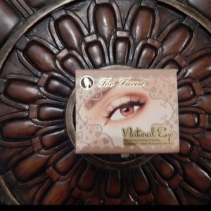 Too Faced NATURAL EYE Palette